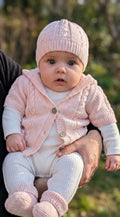 Completo Neonato Body, Cardigan, Cappello, Muffole, Babbucce e Ghettina Bianca